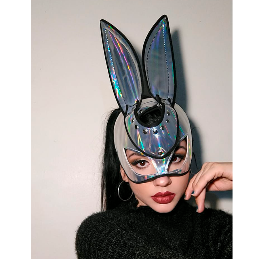 MÁSCARA BAD BUNNY SILVER